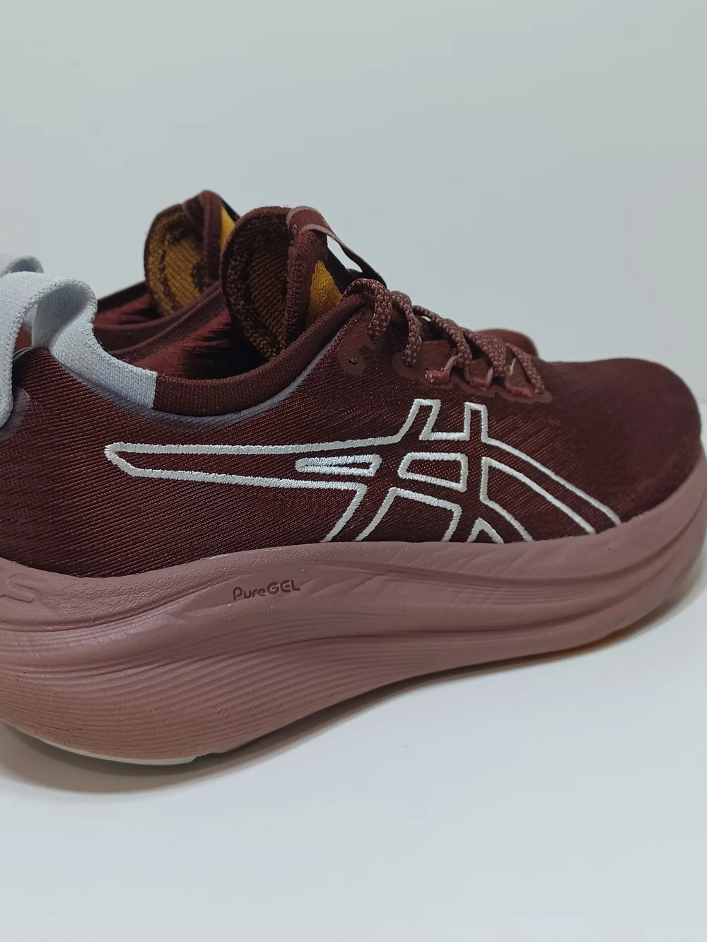 Asics GEL NIMBUS 27 Breathable, athletic running Women's Size 9